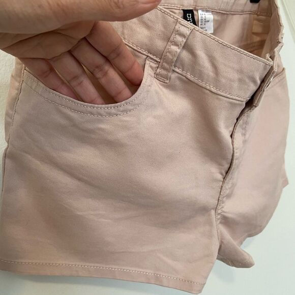 H&M Light Pink Shorts - Picture 4 of 9